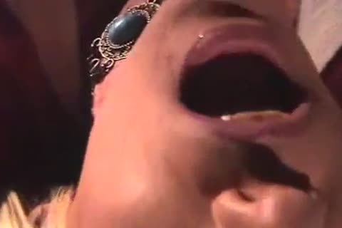 shemale Strippers slammed In A Bar