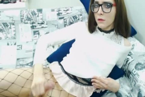 Nerdy dilettante ladyman