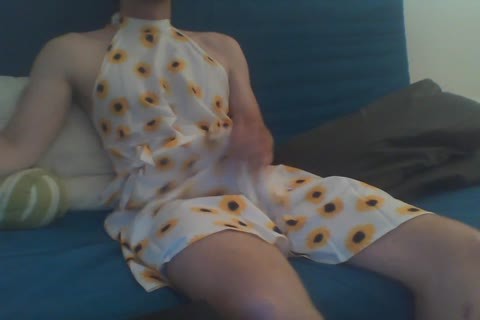 The Cutest Flower costume For A Summer Crossdresser Pt.1