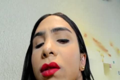 Monster penis tgirl Yasmin Dornelles Masturbates