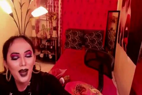 stunning tranny Enjoys Vibrating dildo At Her anus